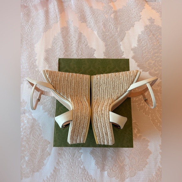 Gucci New Elegant Cream Wedge Sandals - Picture 5 of 14
